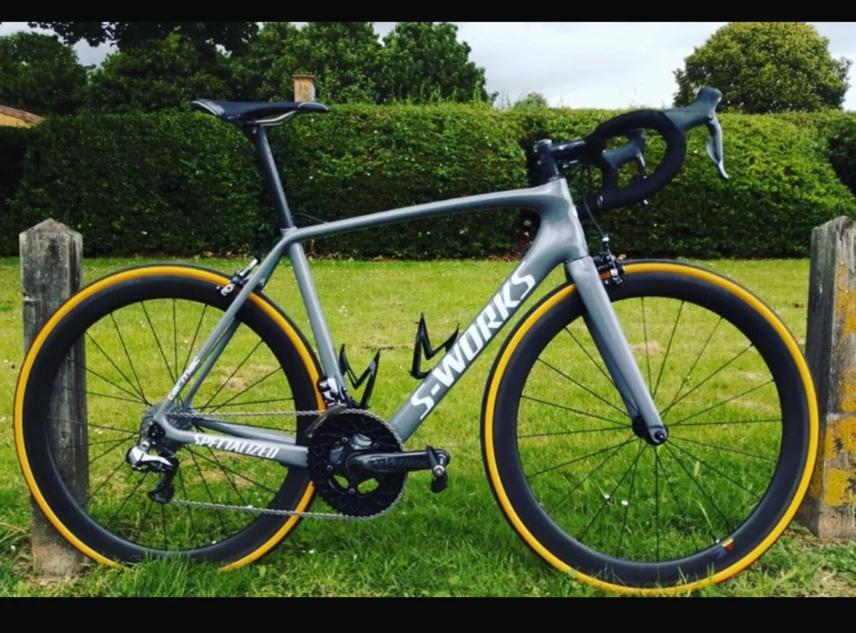 SL5 tarmac - Image 1