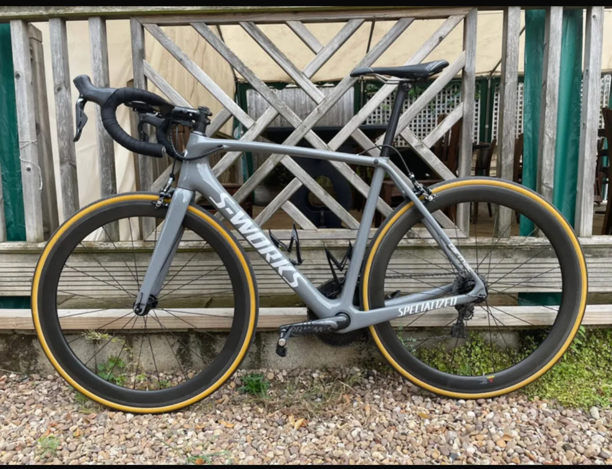 SL5 tarmac - Image 2