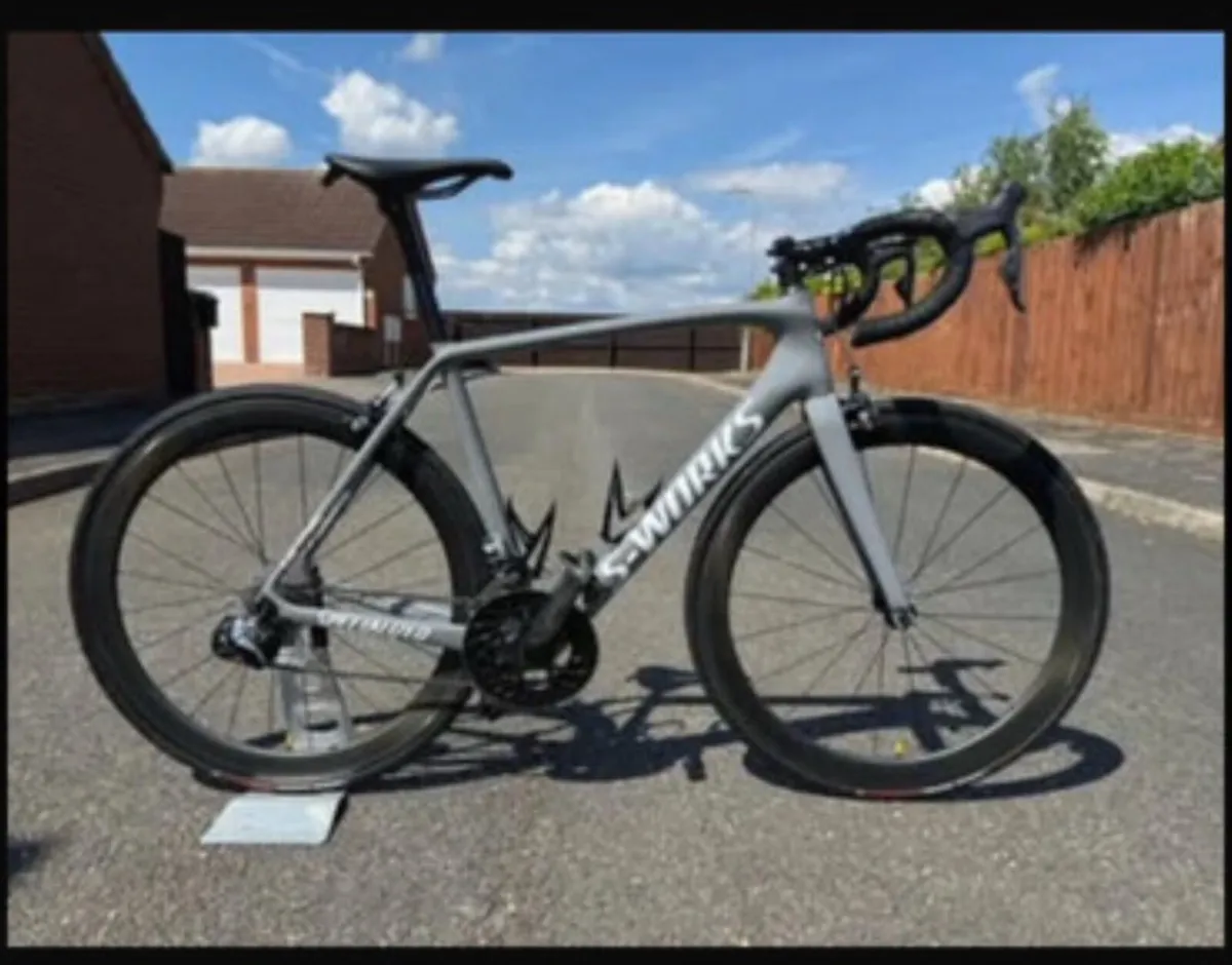 SL5 tarmac - Image 4