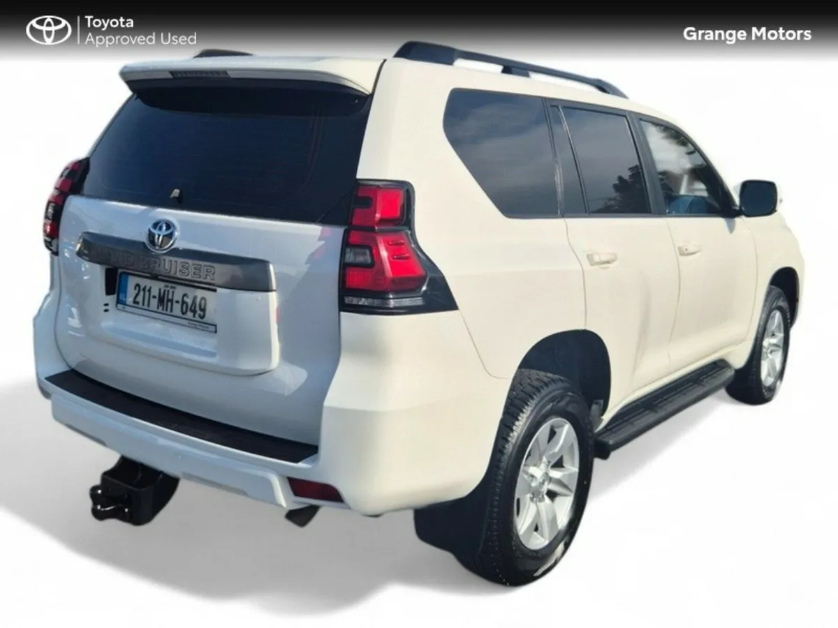 Toyota Land Cruiser 2.8 LWB COMM AUTOMATIC - Image 3
