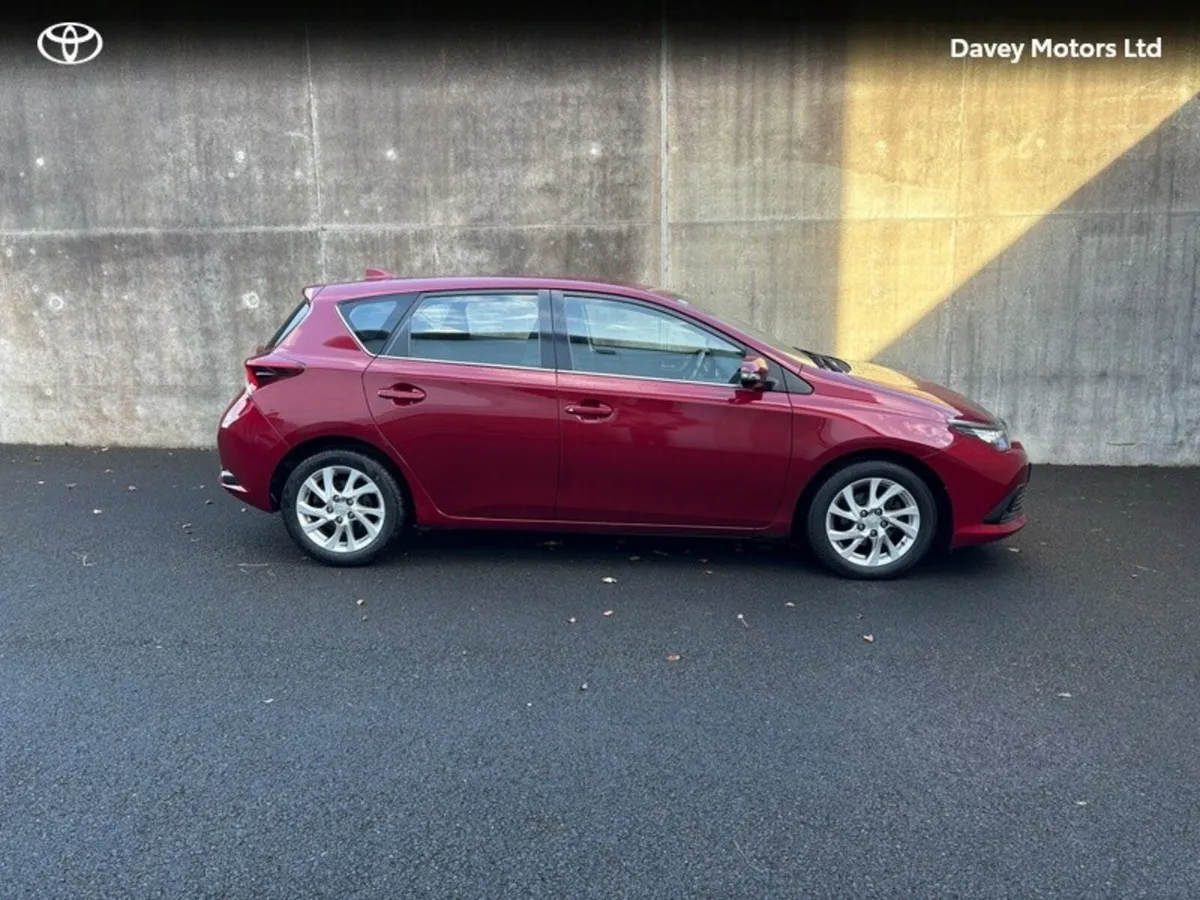 Toyota Auris 1.2T BUSINESS EDITION TS TSS 114BHP 5 - Image 3