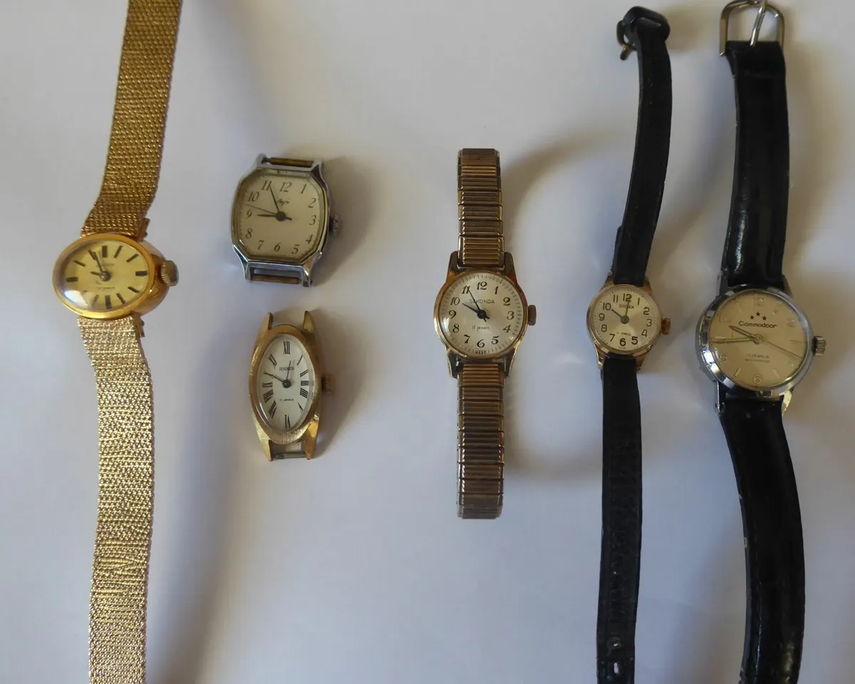 Group of 6 vintage Russian watches. All running. - Image 1