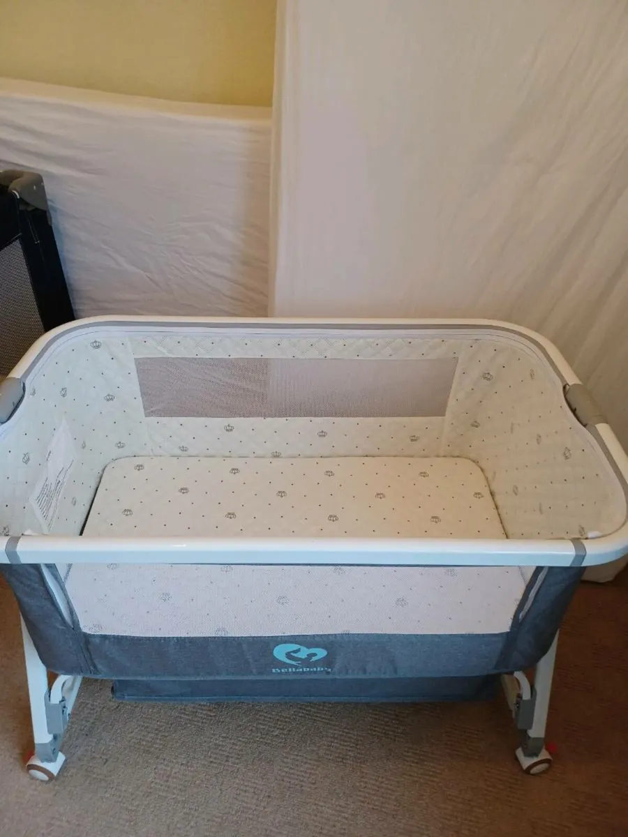 Bedside Sleeper + Baby Mattress - Image 2