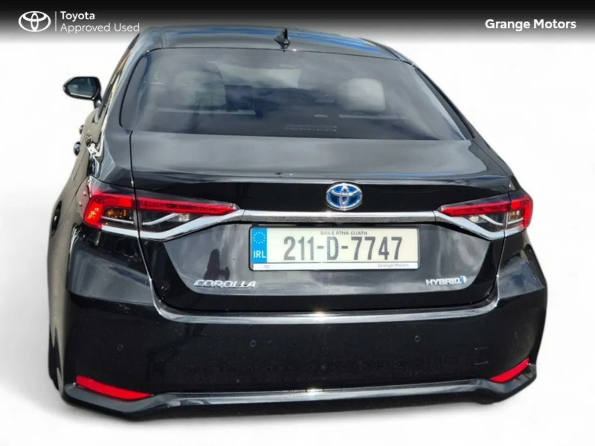Toyota Corolla 1.8 HYBRID SOL SALOON**AS NEW** - Image 4