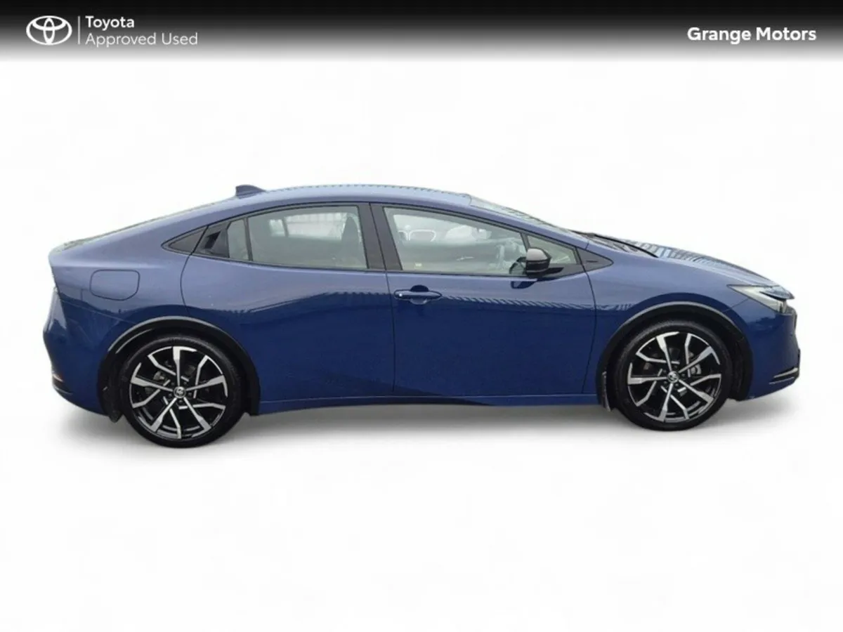 Toyota Prius 2.0LTR PHEV 232 **FULL SERVICE HISTOR - Image 4
