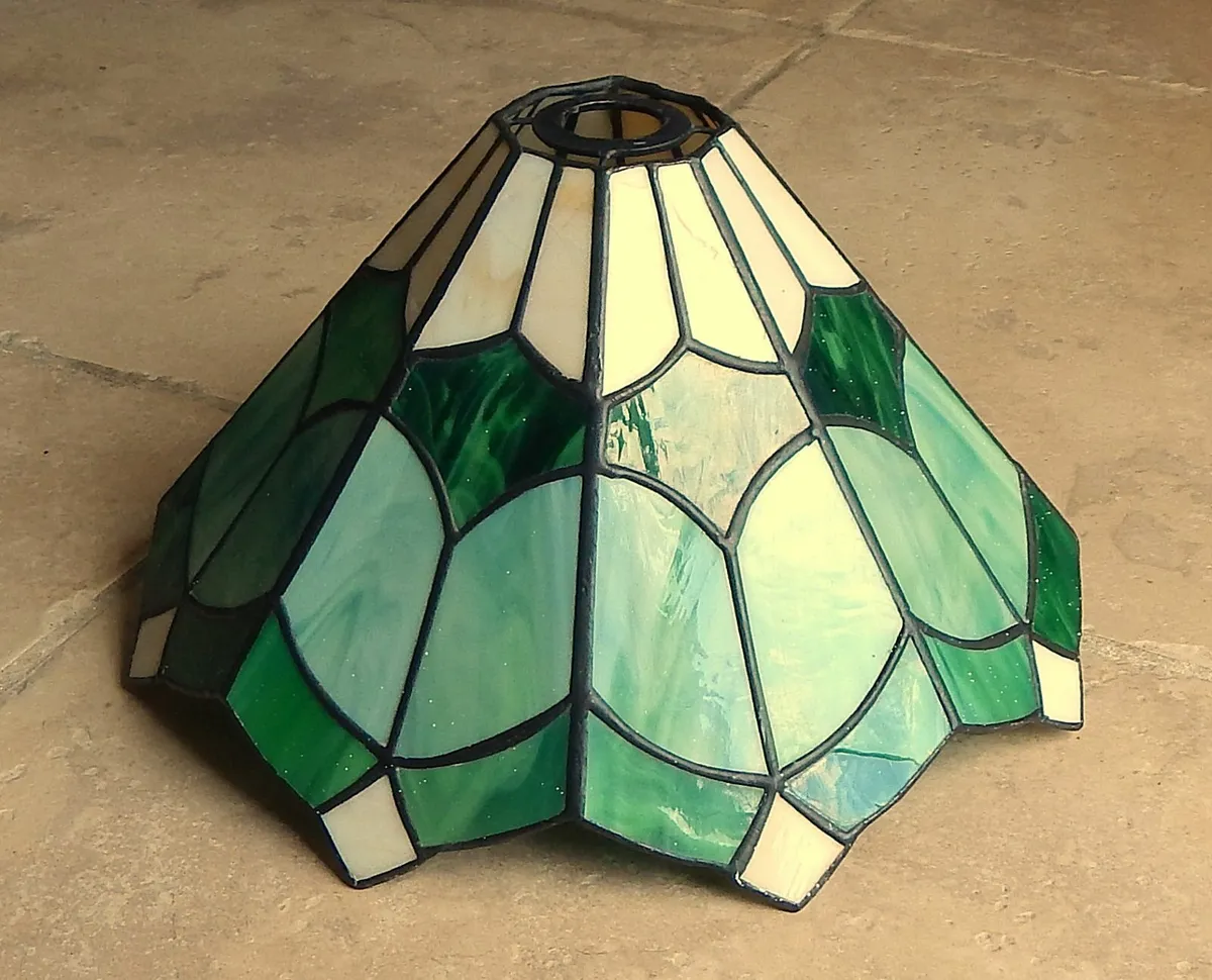 Tiffany Style Glass Lampshade - Image 1