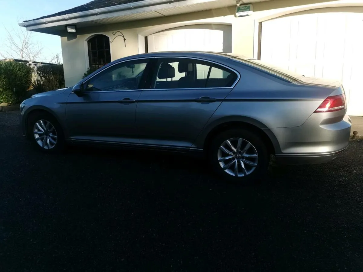 2015 Volkswagen Passat Comfortline 1.6 TDI 120 HP - Image 2