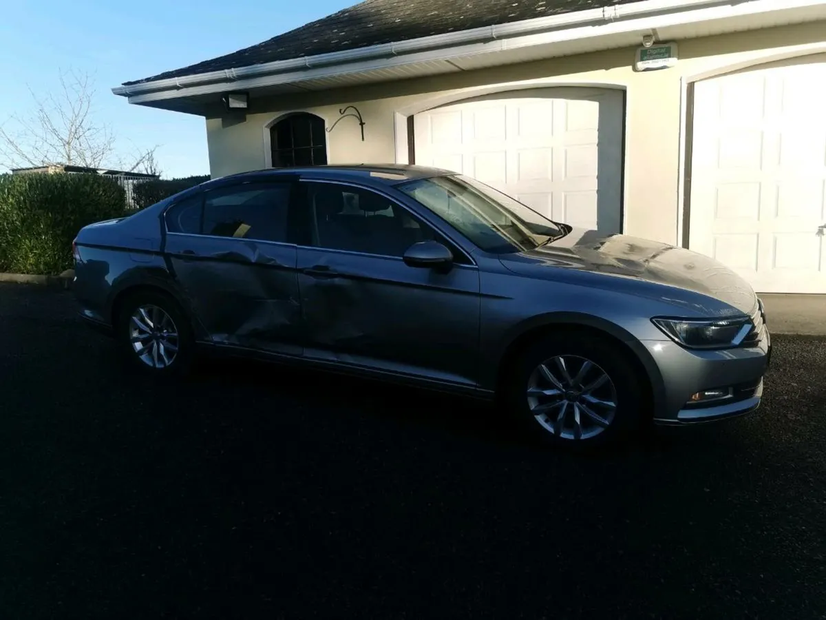 2015 Volkswagen Passat Comfortline 1.6 TDI 120 HP - Image 4