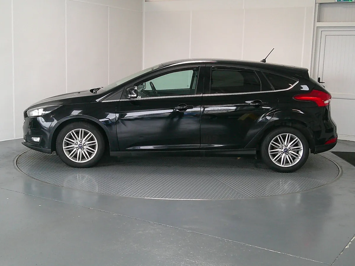 Ford Focus 2018 - Image 4