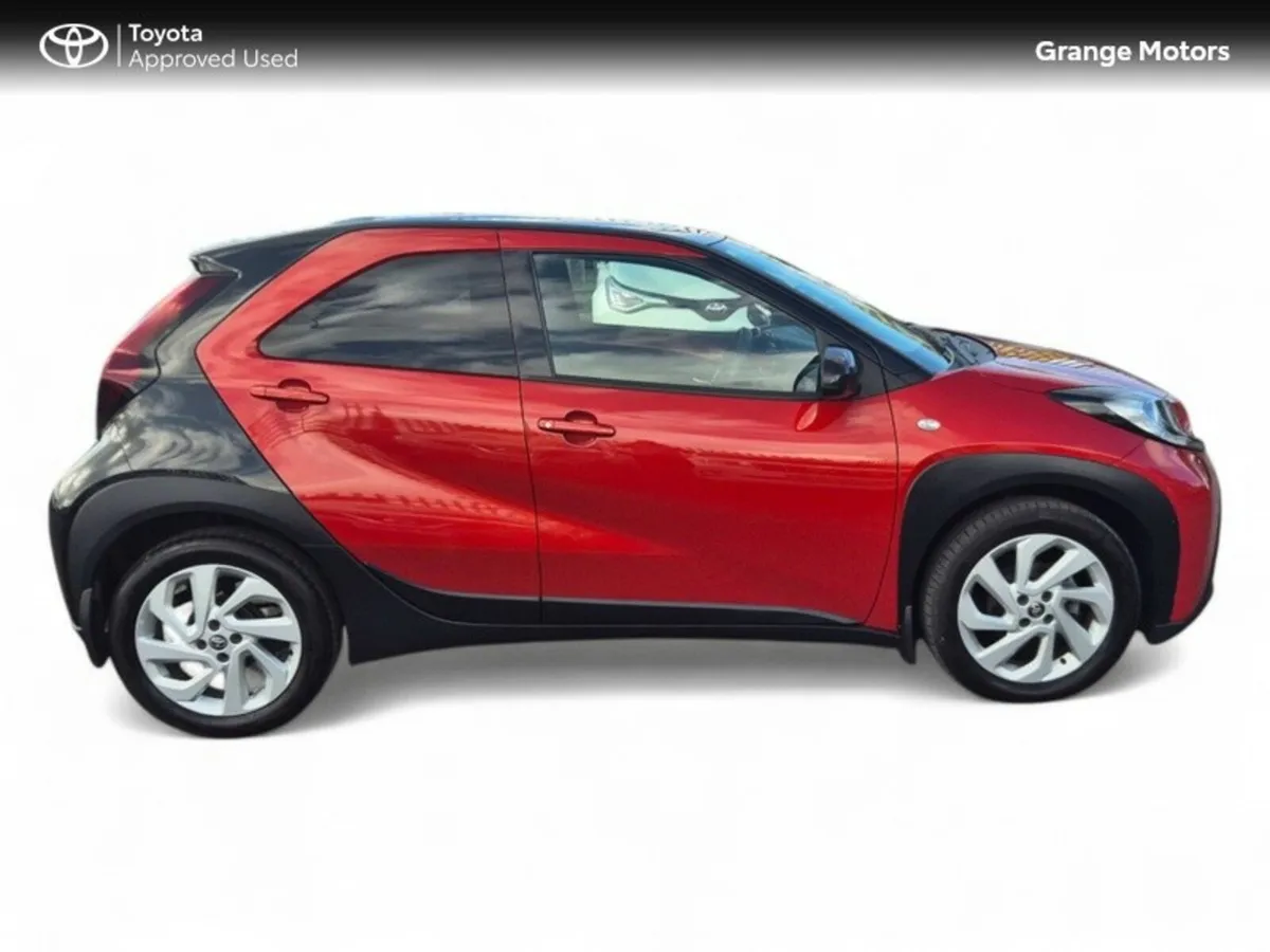 Toyota Aygo X 1.0LTR PETROL DESIGN**LOW MILEAGE** - Image 4