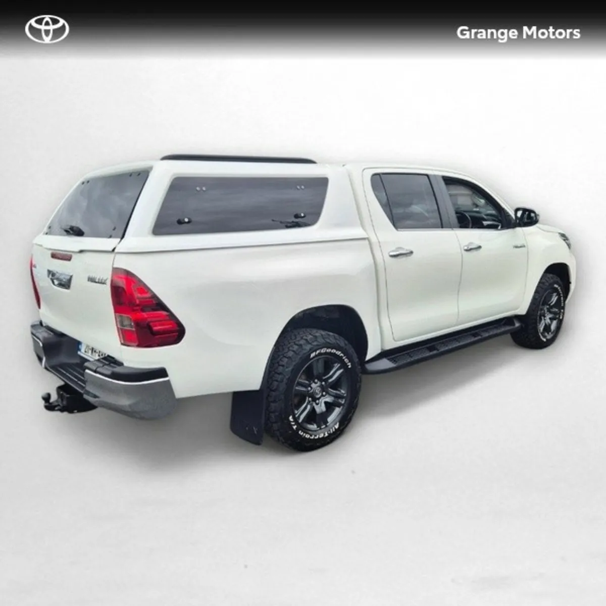 Toyota Hilux 2.4 DOUBLE CAB SR5**FULL TOYOTA SERVI - Image 2