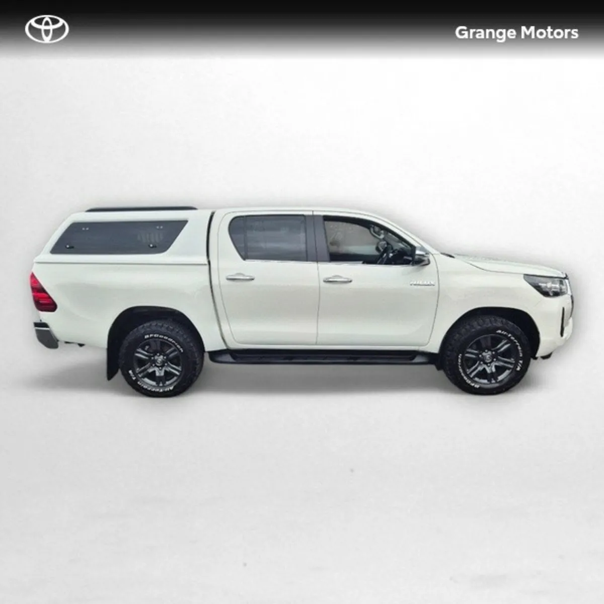 Toyota Hilux 2.4 DOUBLE CAB SR5**FULL TOYOTA SERVI - Image 3