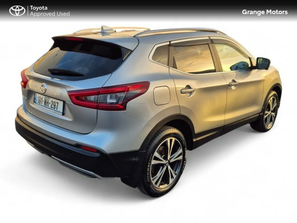 Nissan Qashqai 1.2 PETROL SV PREMIUM 5DR - Image 3