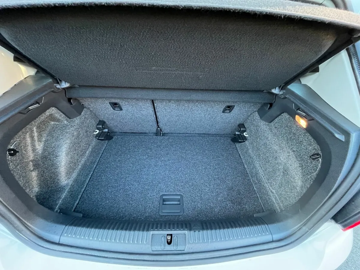 Volkswagen Polo 162 Automatic Low Mileage - Image 4