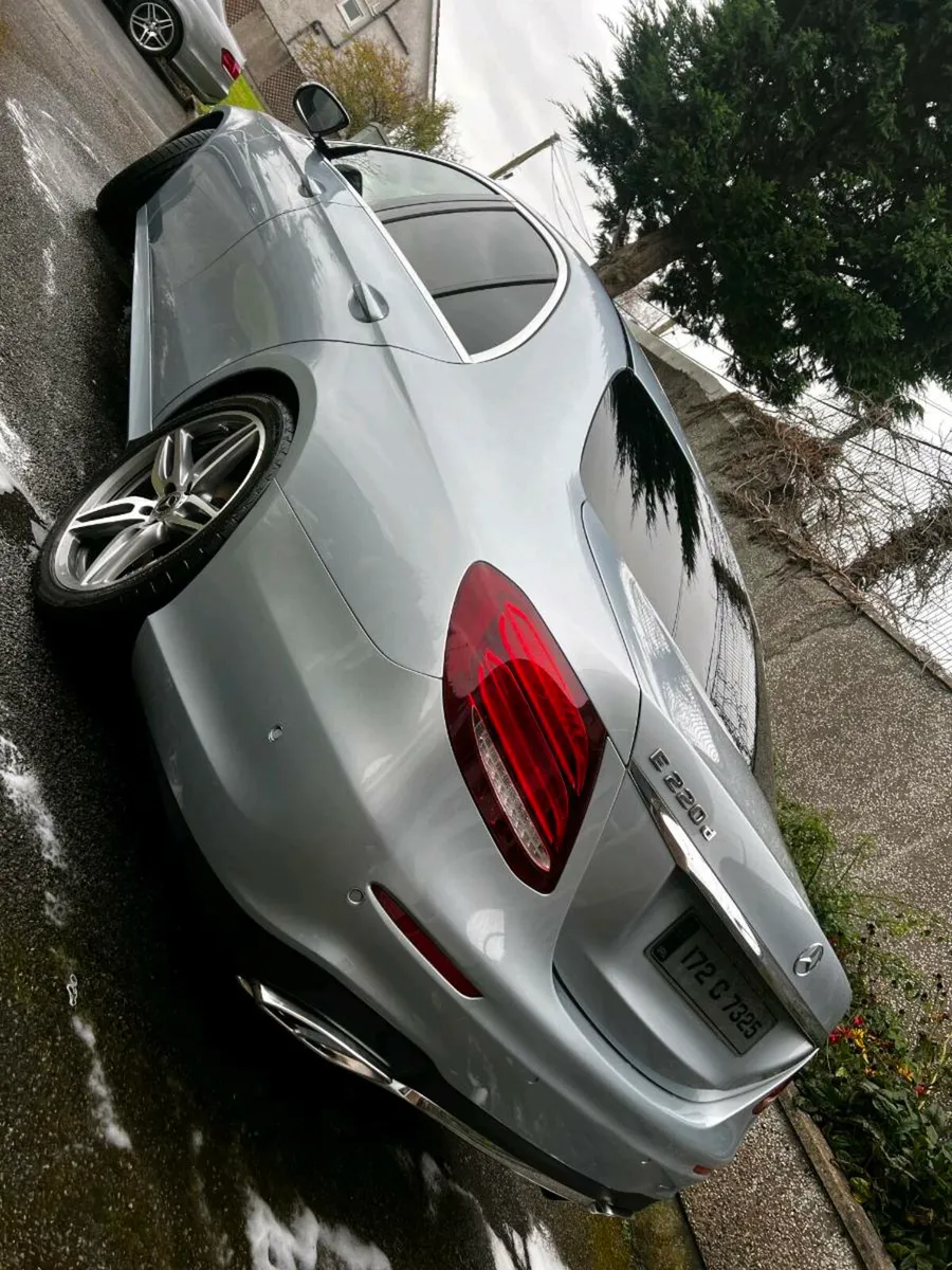 Mercedes E220d AMG 2017 - Image 2