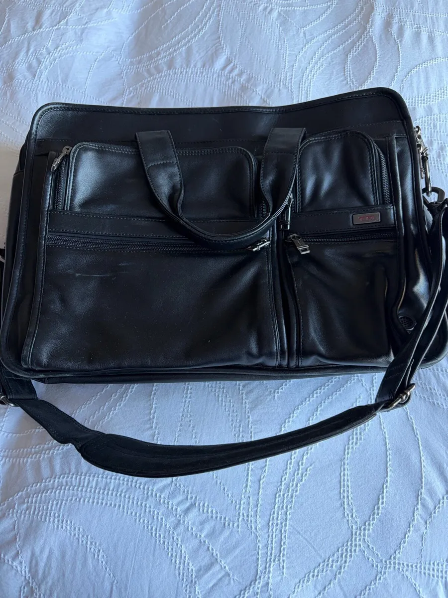 TUMI Mens Leather Hold-all - Image 1