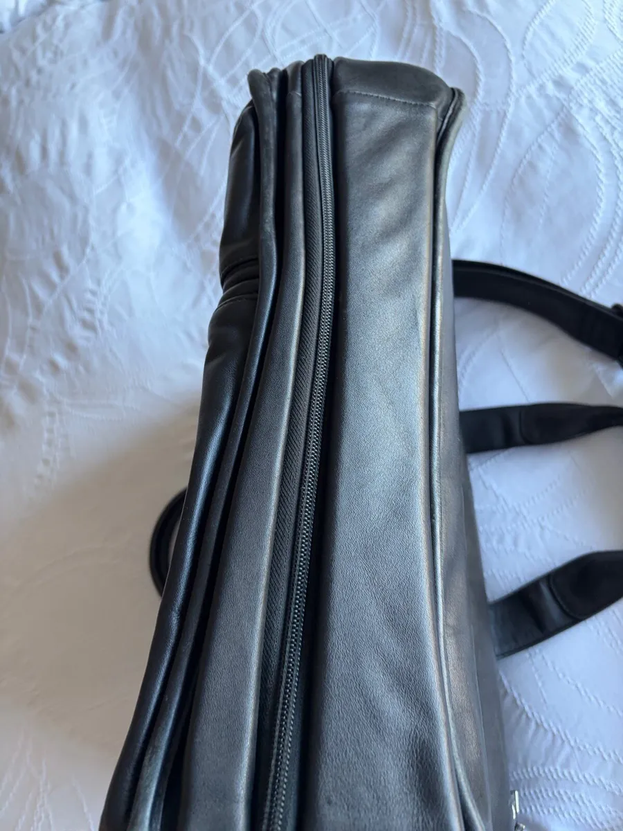 TUMI Mens Leather Hold-all - Image 4