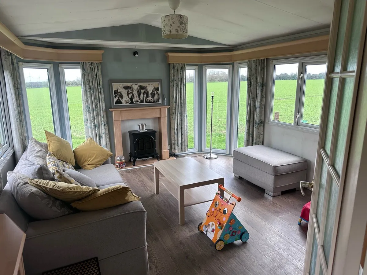 Mobile home - Image 1