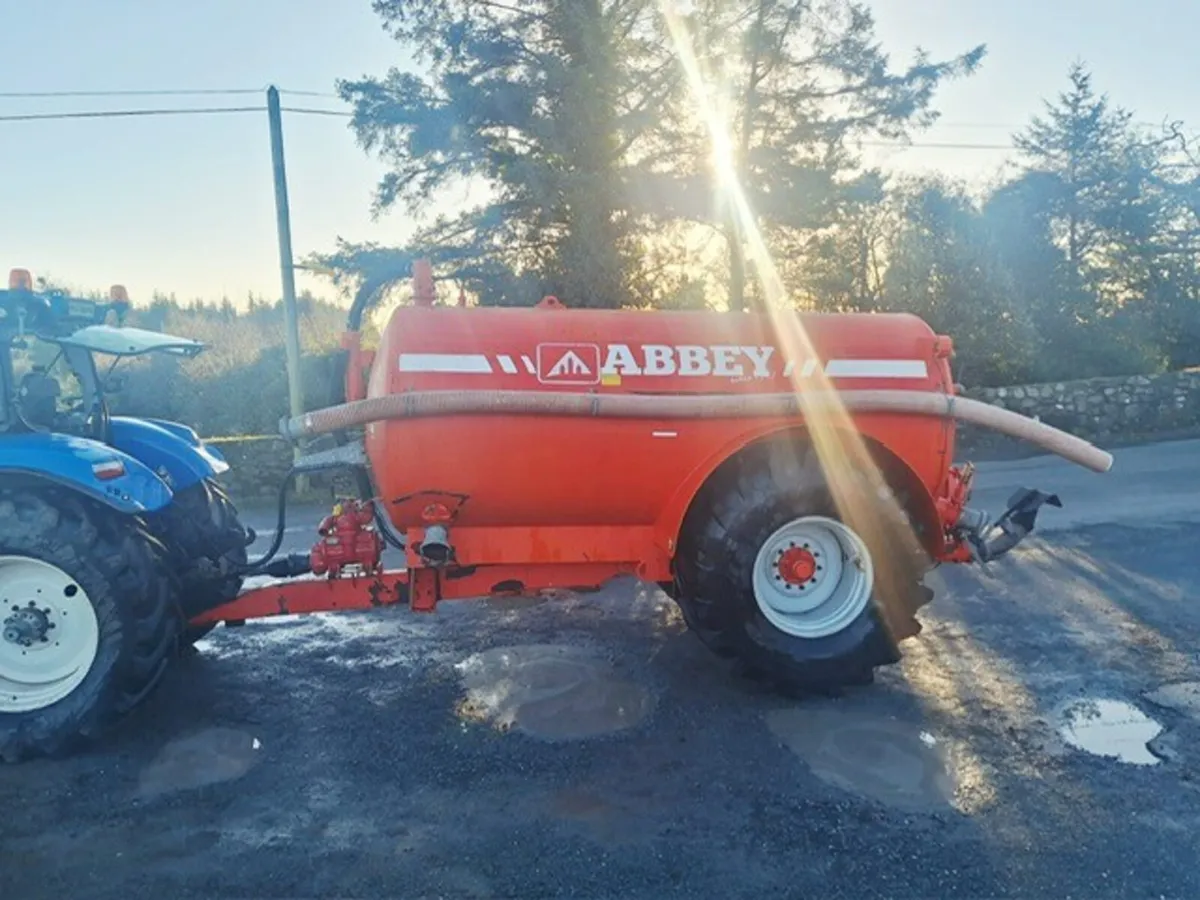 2014 Abbey 2500 Gallon Tanker - Image 4