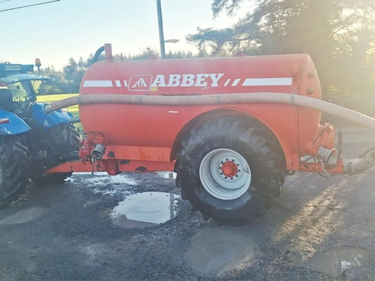 2014 Abbey 2500 Gallon Tanker - Image 3