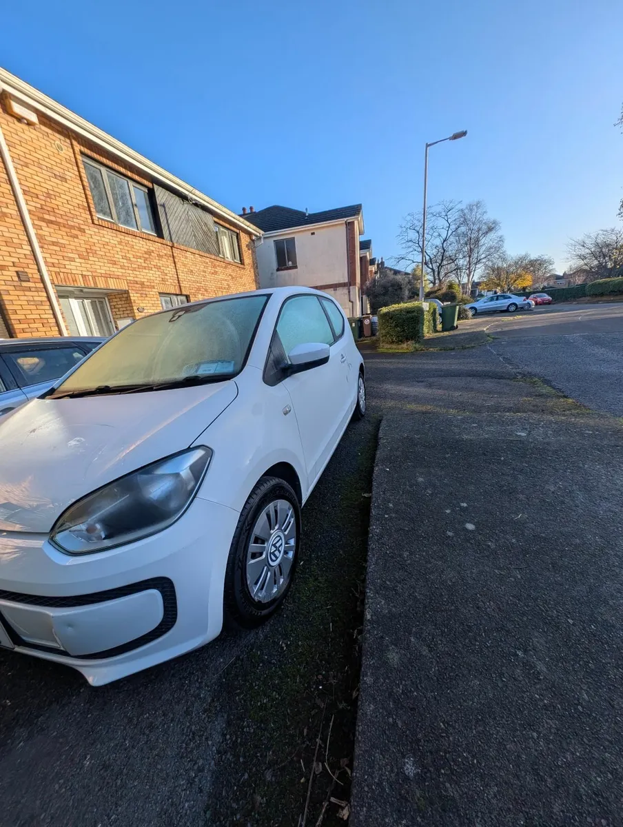Volkswagen up! 2014 - Image 1