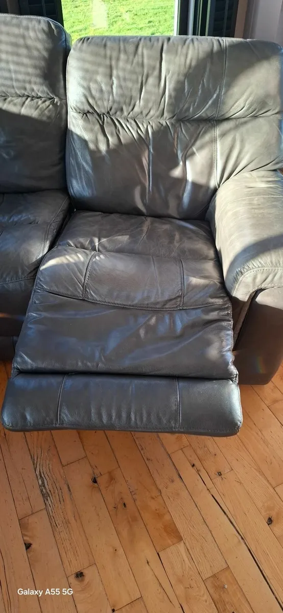 Recliner sofa - Image 3