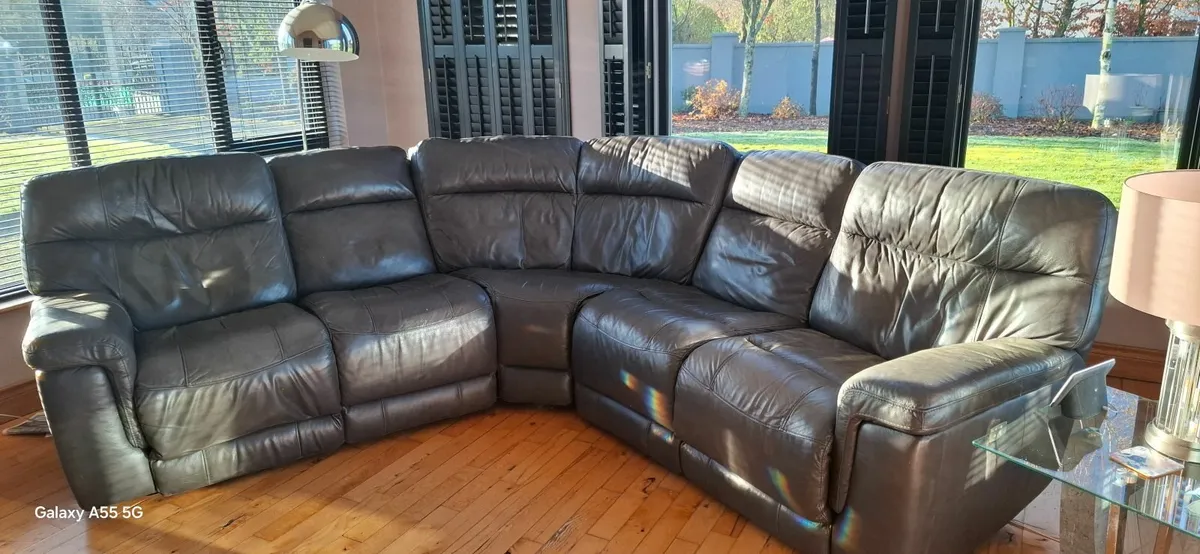 Recliner sofa - Image 1
