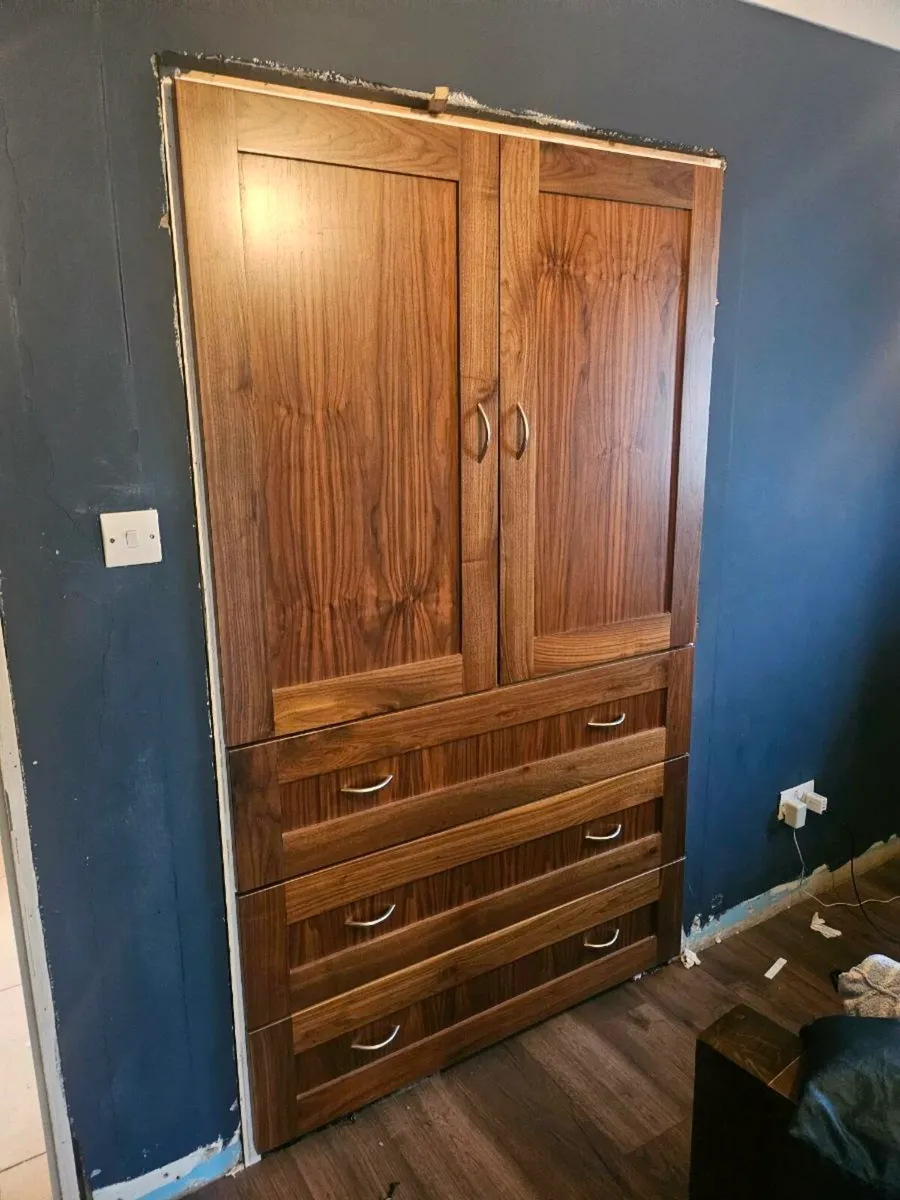 Cabinet wardrobe doors - Image 2
