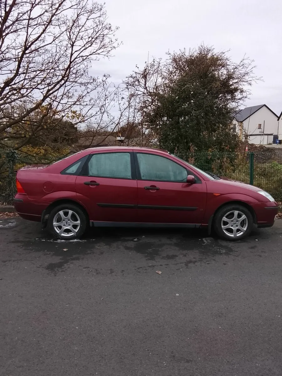 low miles 33k Ford Focus 2004 - Image 1
