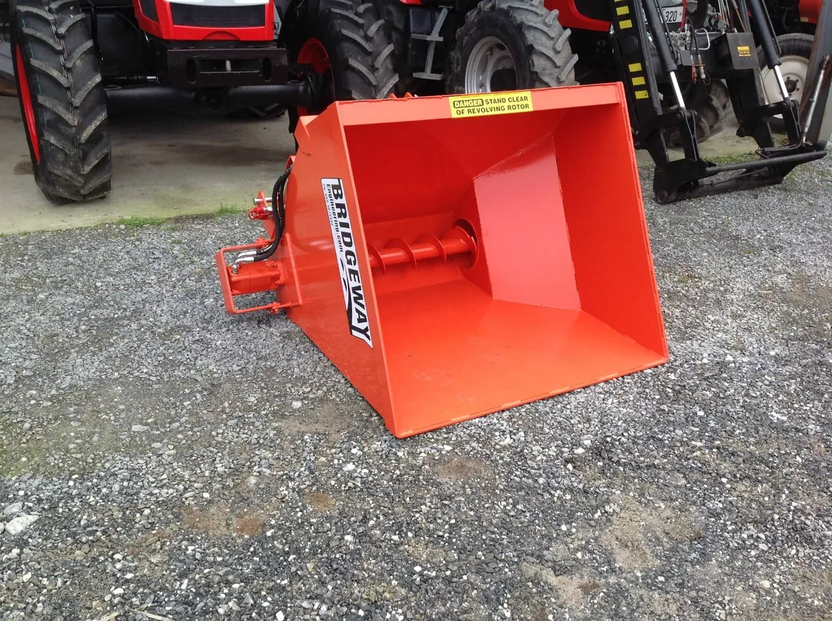 bale and beet feeders - Image 1