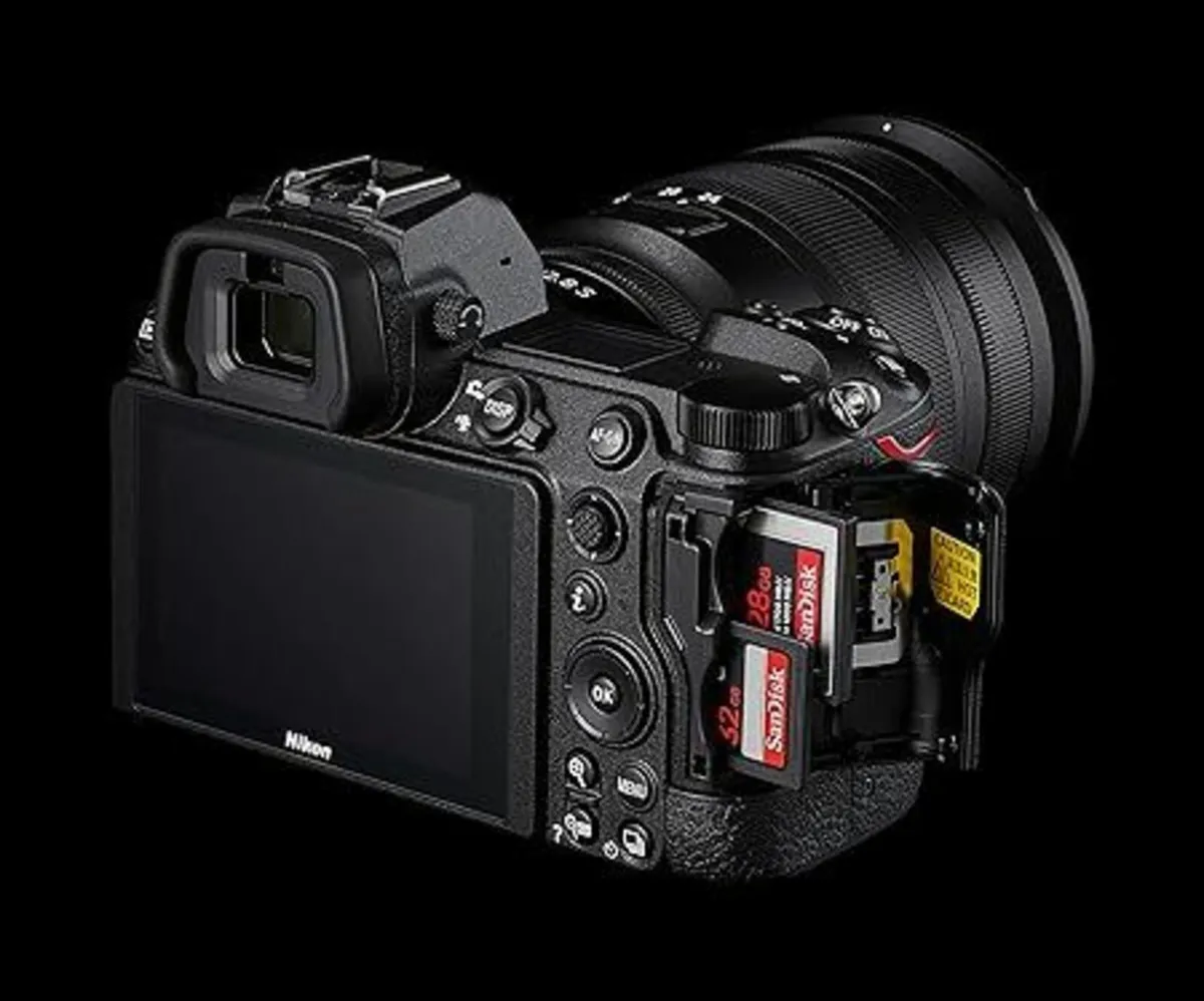 Nikon Z6ii  Mirrorless Camera & 24-70mm  f4 Lens - Image 2