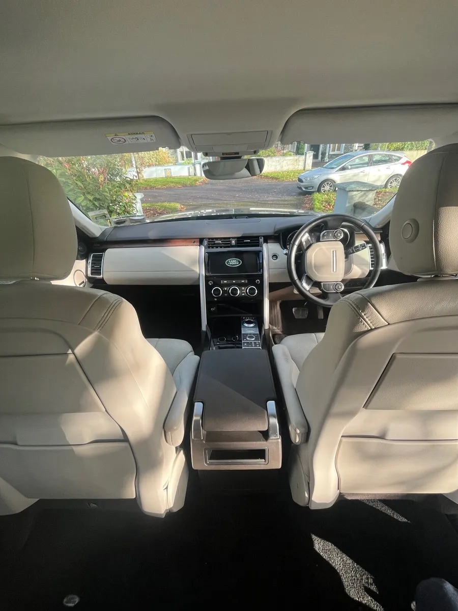 Land Rover Discovery 2017 - Image 2