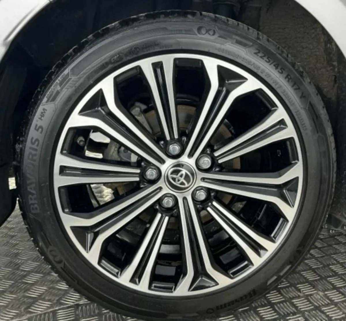 4 x Toyota Corolla Centre Caps - FREE POST - Image 4