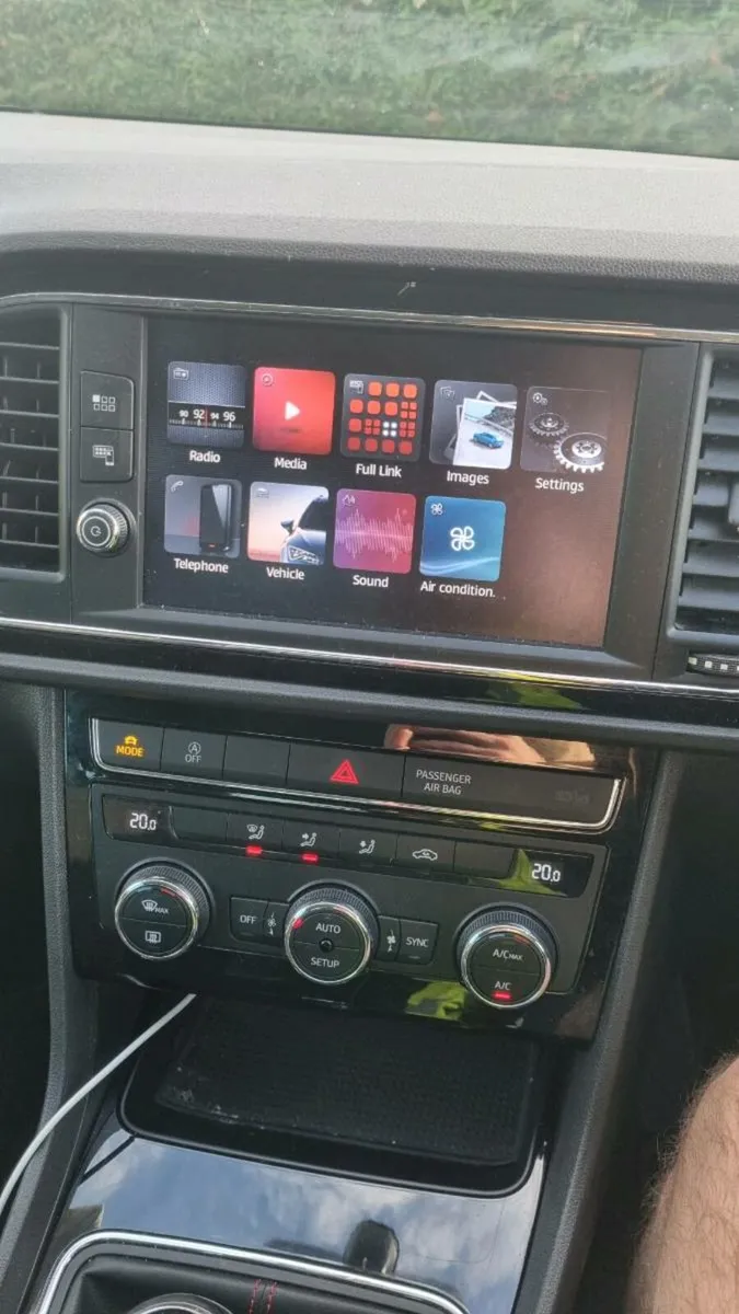 SEAT Leon FR 2L diesel 150bhp - Image 2