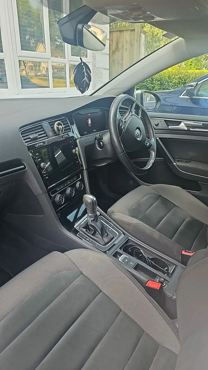 Volkswagen Golf - Image 4