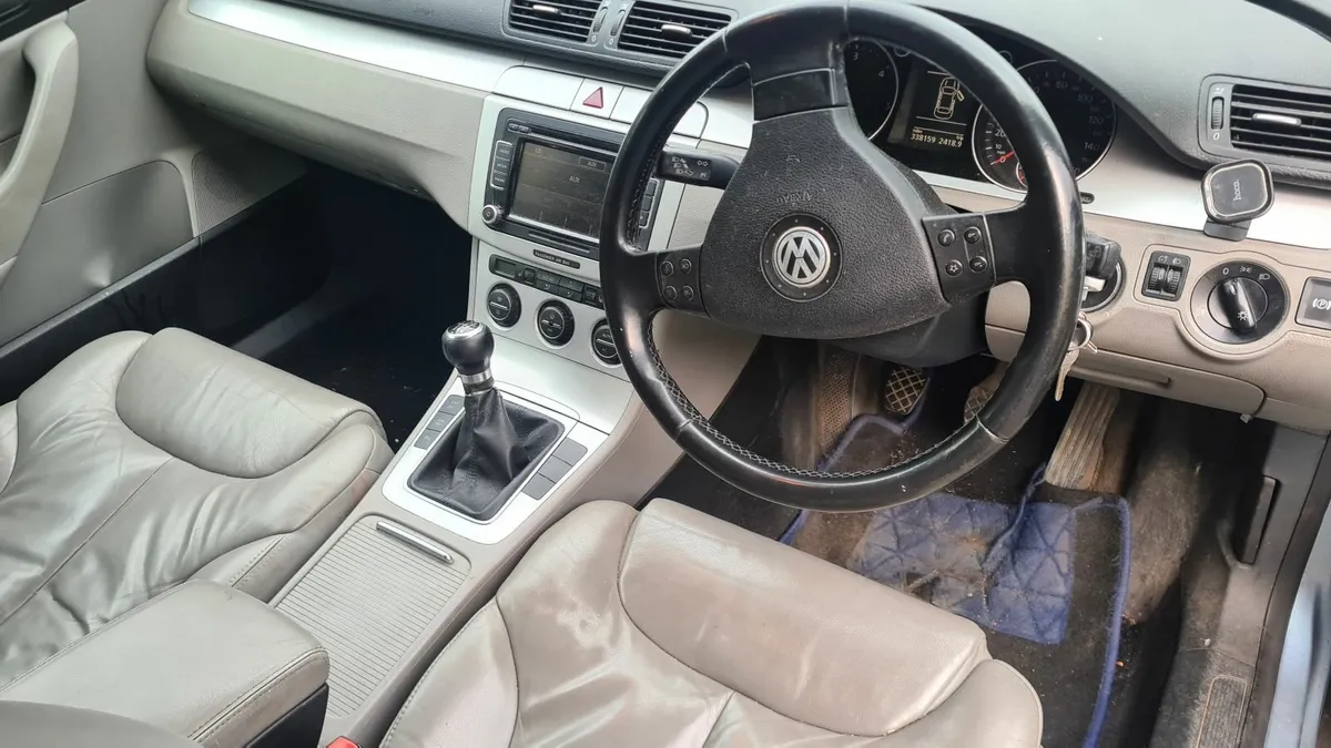 Volkswagen Passat 2009 - Image 3