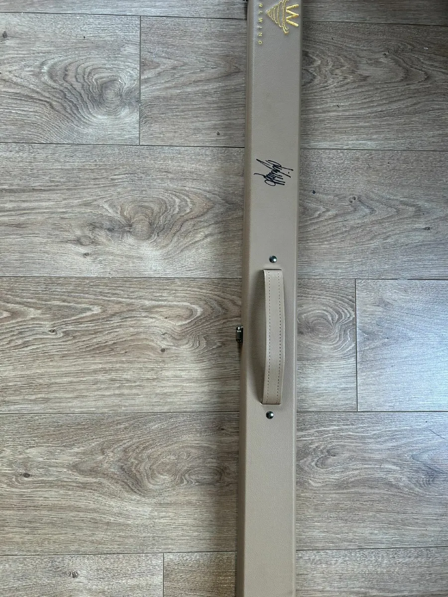 Snooker Cues & Cases - Image 4