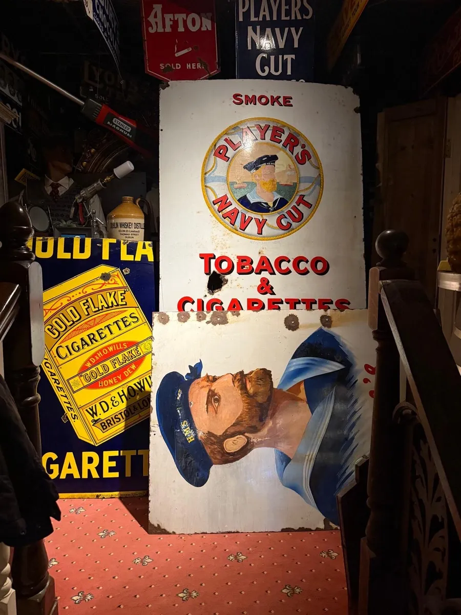 Irish 🇮🇪 pub memorabilia - Image 4