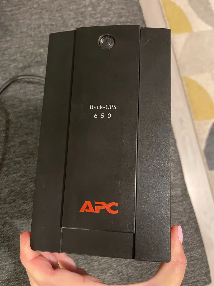 APC battery backup - Image 1
