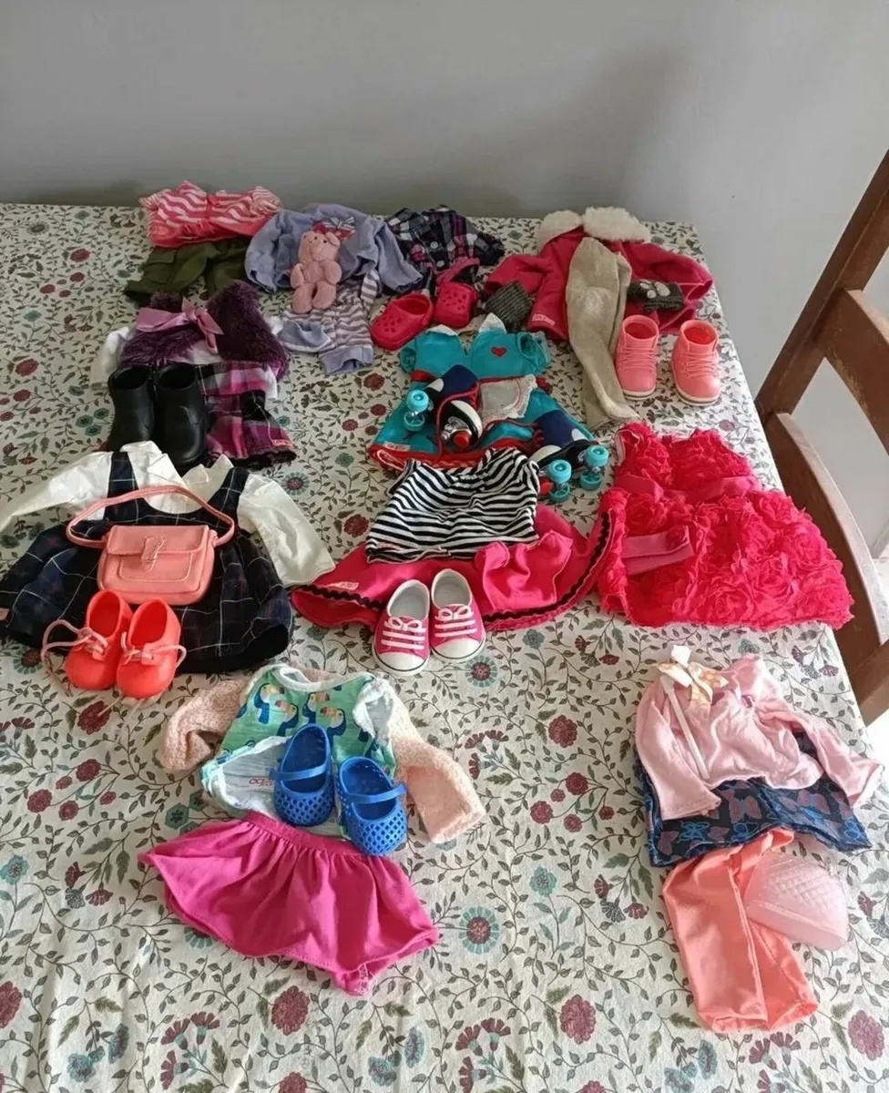 Shannon Doll, Puppy and clothes - Image 3