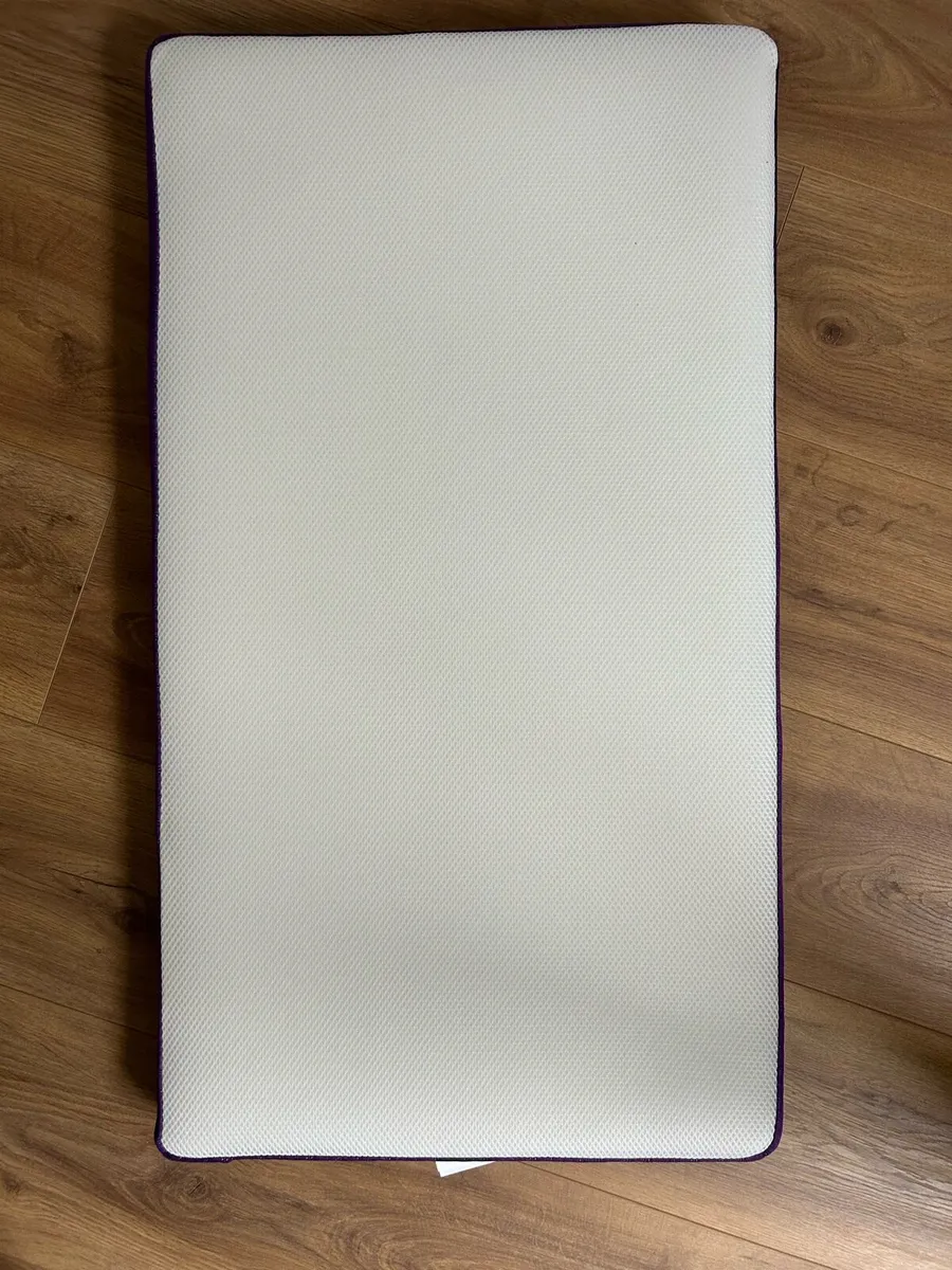 Snuz Pod3 mattress + waterproof protector - Image 1