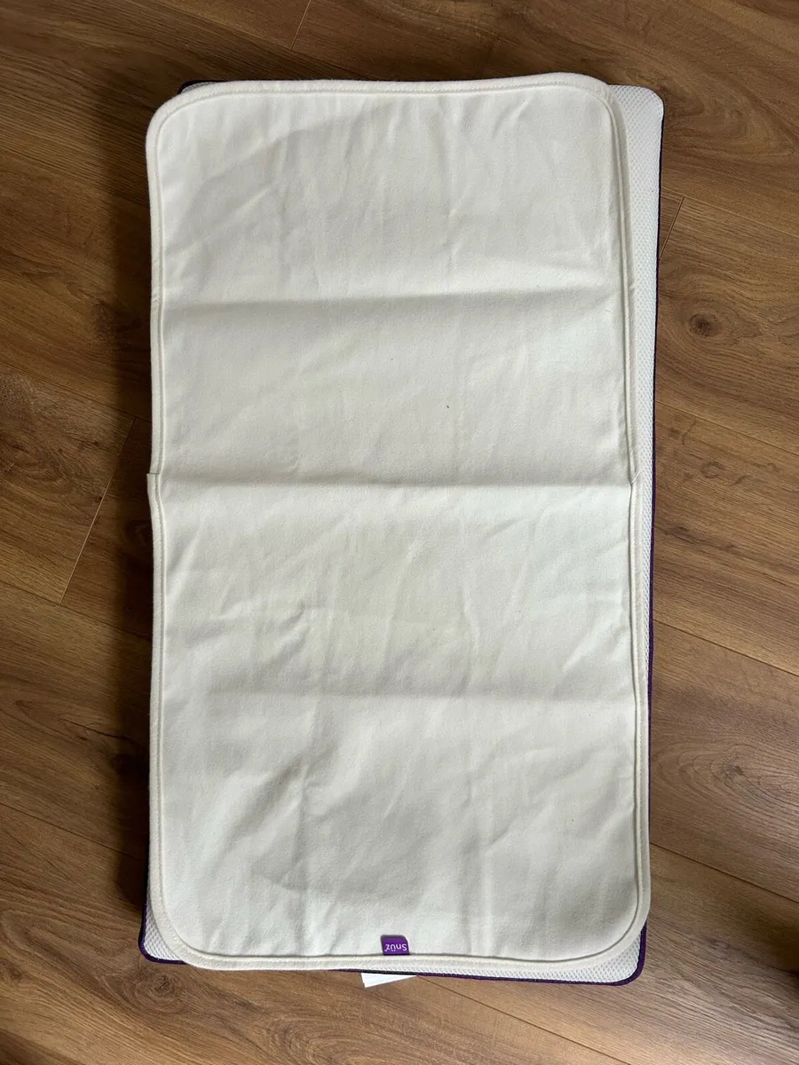 Snuz Pod3 mattress + waterproof protector - Image 2