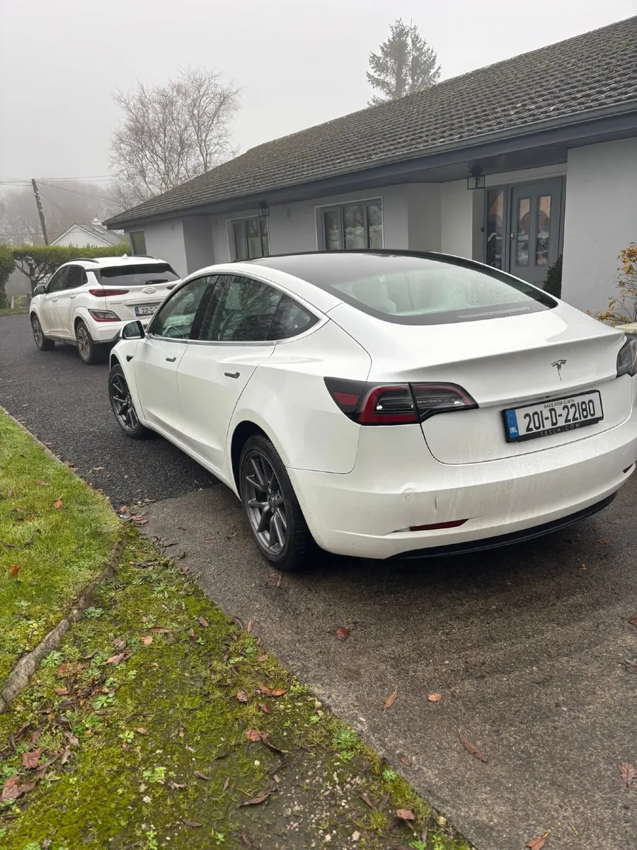 Tesla Model 3 2020 - Image 4