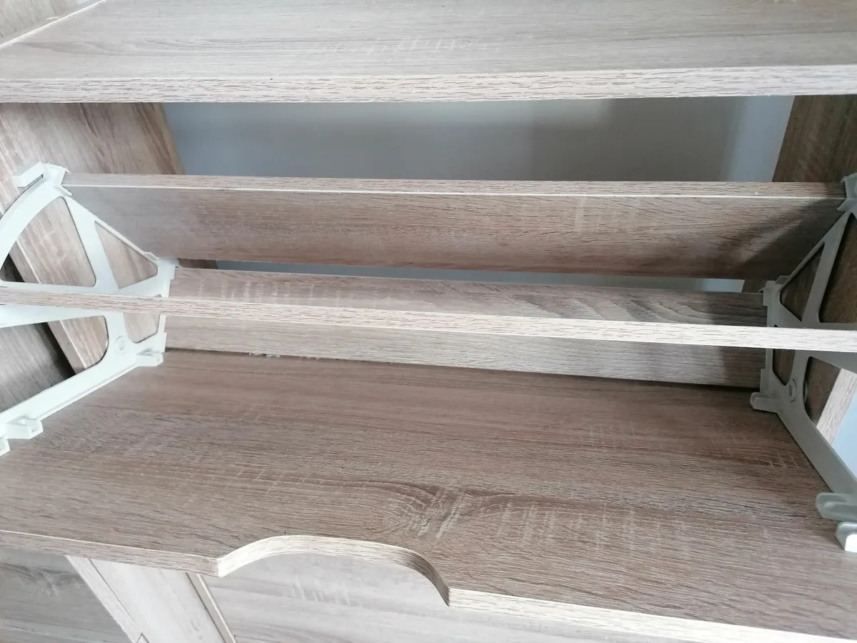 Shoe cabinet €70 - Image 2