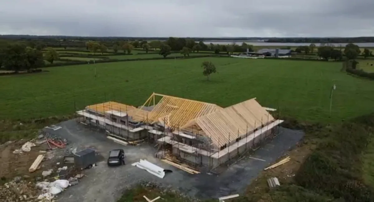 Scaffolding suitable for large bungalow - Image 1