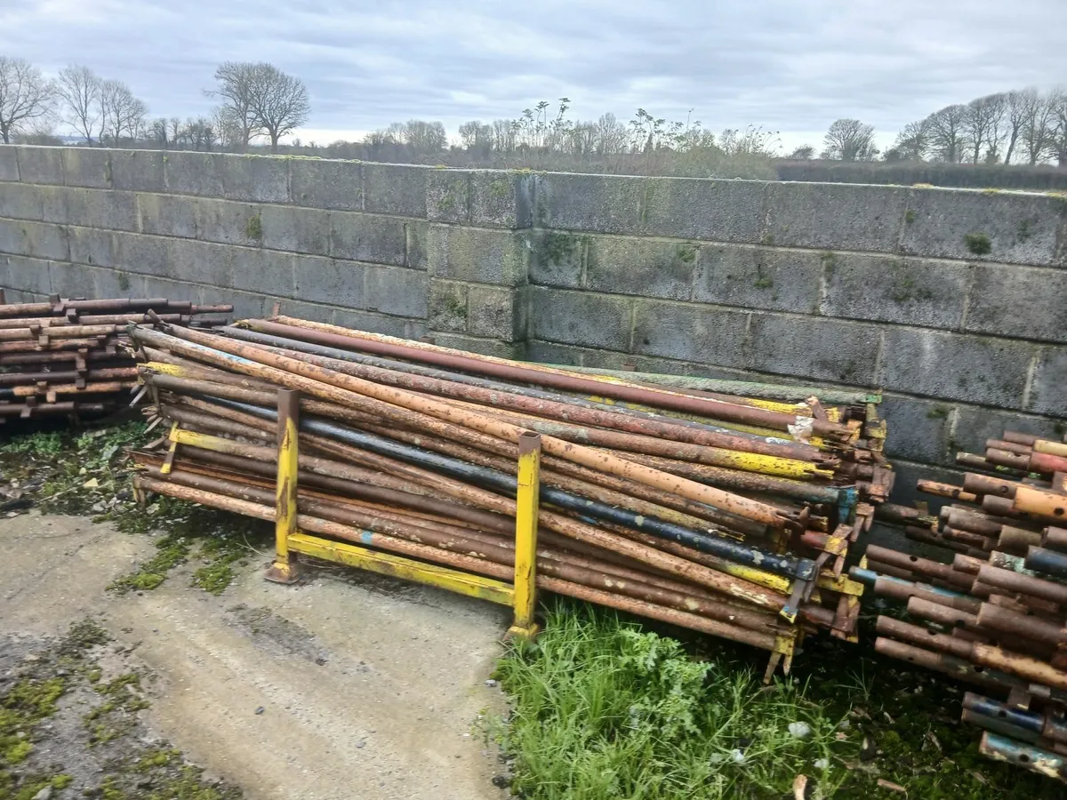 Scaffolding suitable for large bungalow - Image 3