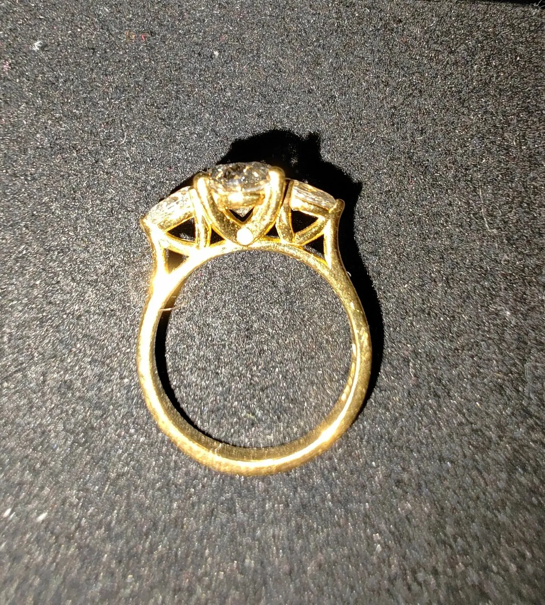 18 ct Gold 1.56 ct Main Diamond Engagement Ring - Image 2