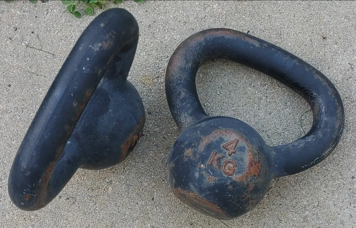 hand weights 2 X 4KG