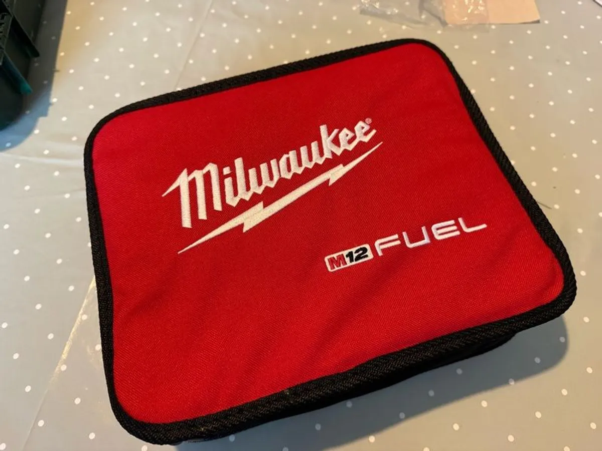 Milwaukee M12FDGA-0 12V Angle DIE Grinder Body only. - Image 4