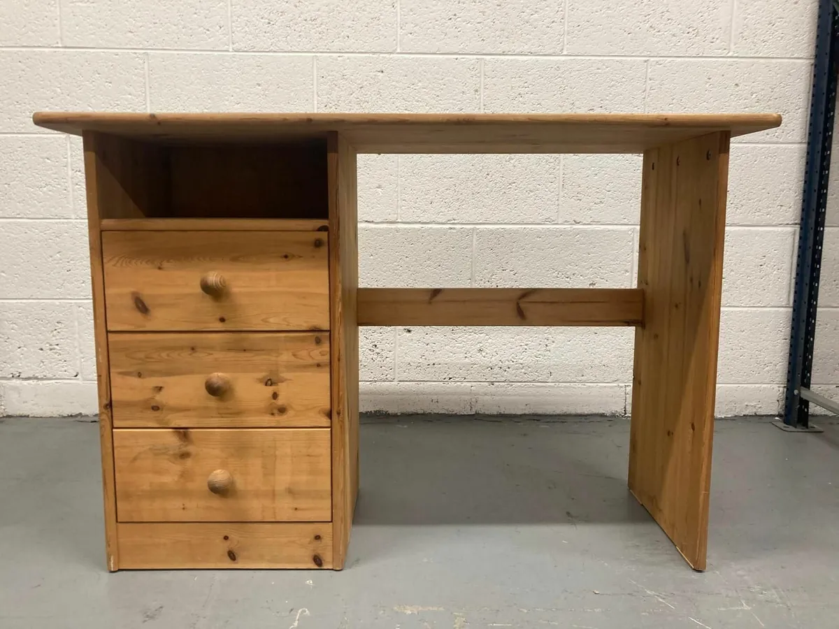 Small Desk with drawers - Image 1